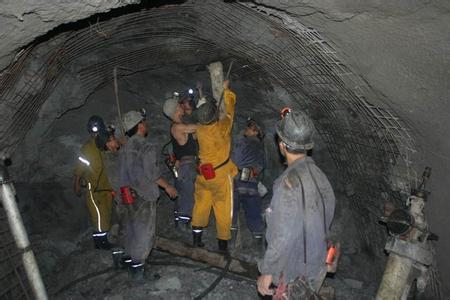 东乌珠穆沁工程爆破中的危险因素分析以及应对工程爆破危险的措施